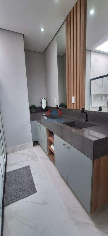 Casa em condomínio à venda no Jardim dos Lagos: 