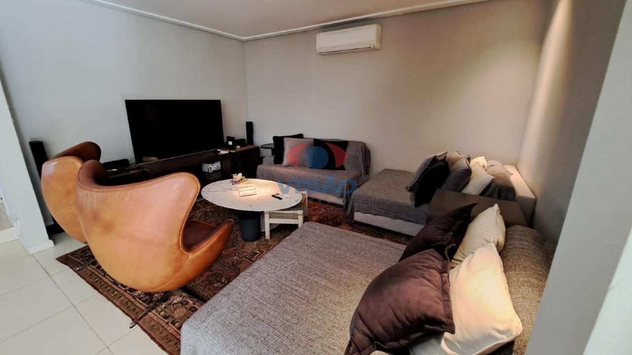 Chácara em condomínio à venda no Vale das Laranjeiras: SALA TV - CASA PRINCIPAL