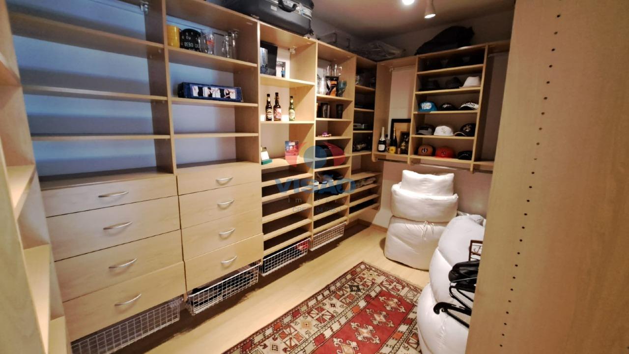 Chácara em condomínio à venda no Vale das Laranjeiras: CLOSET - CASA PRINCIPAL