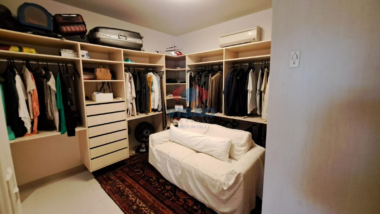 Chácara em condomínio à venda no Vale das Laranjeiras: CLOSET SUÍTE 4