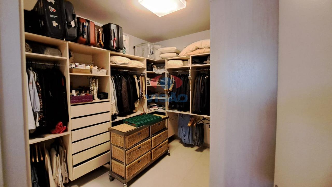 Chácara em condomínio à venda no Vale das Laranjeiras: CLOSET - SUÍTE 5