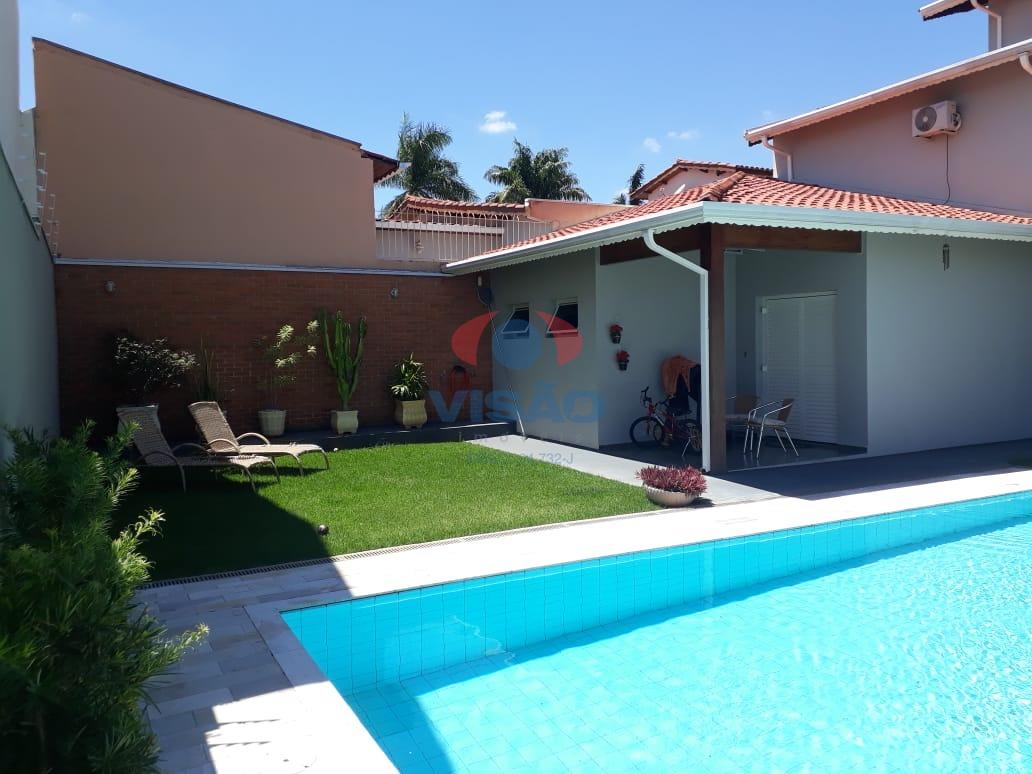 Casa à venda no Chácara Areal: