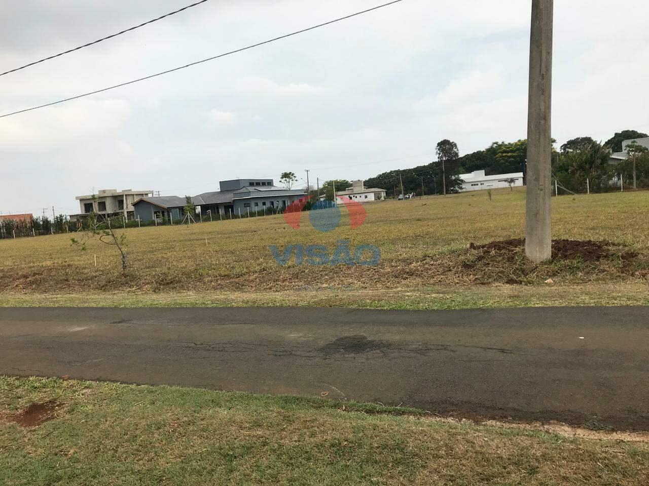Terreno em condomínio à venda no Condomínio Residencial Primavera: 