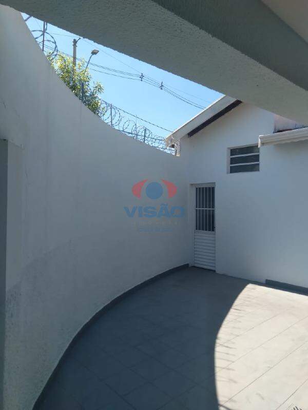 Casa à venda no Jardim Juscelino Kubitschek: