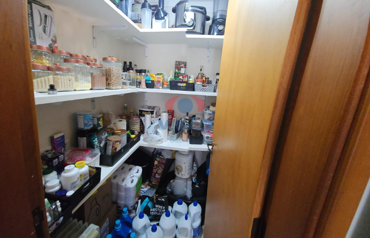 Casa em condomínio à venda no Chácara Belvedere: 