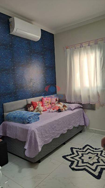 Casa em condomínio à venda no Jardins do Império: