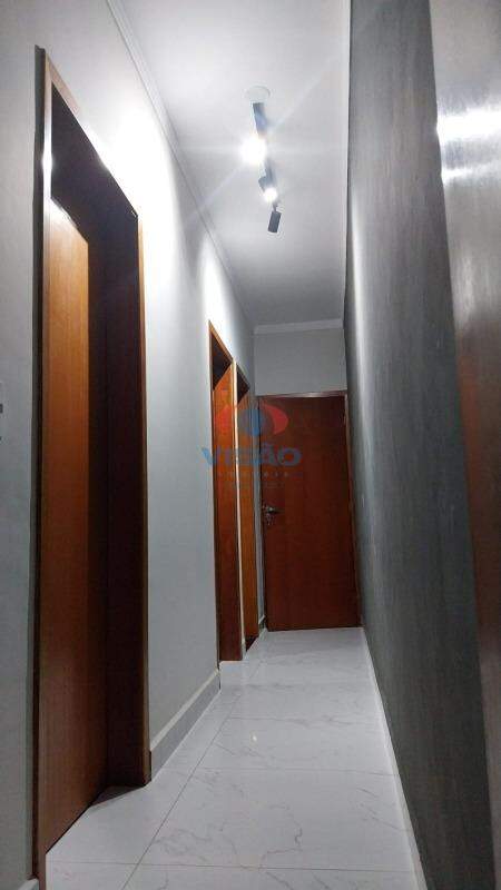 Casa em condomínio à venda no Jardins do Império: