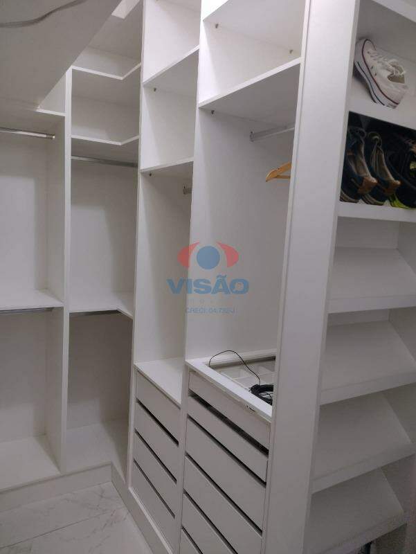 Casa em condomínio à venda no Jardins do Império: