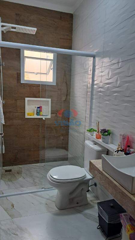 Casa em condomínio à venda no Jardins do Império: