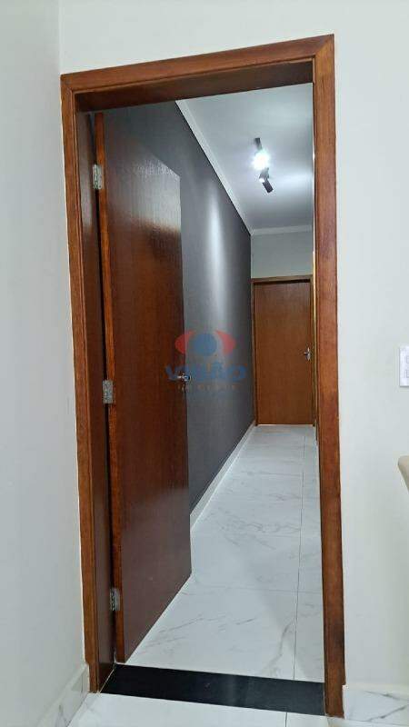 Casa em condomínio à venda no Jardins do Império: