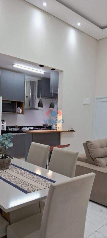 Casa em condomínio à venda no Jardins do Império: 