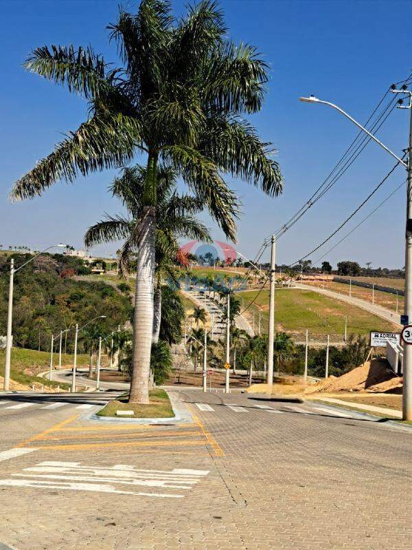Terreno em condomínio à venda no Loteamento Villagio PelaVida: 