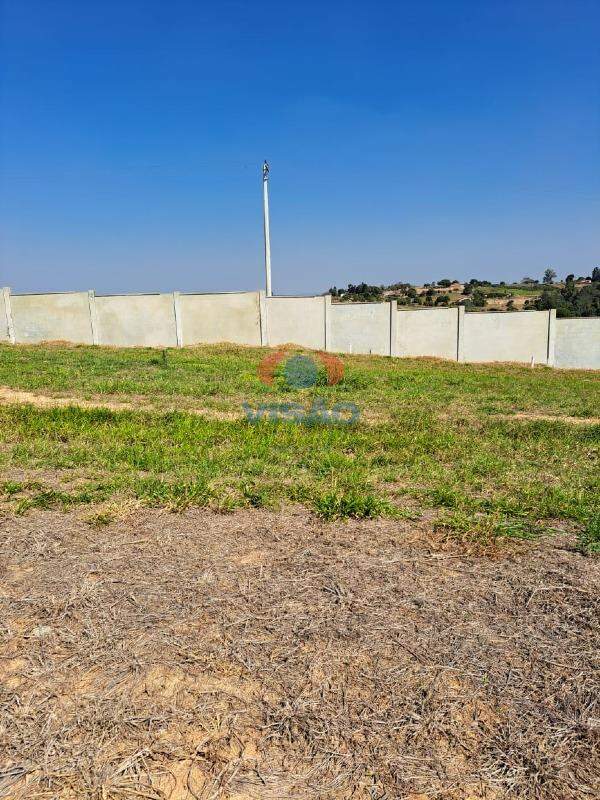 Terreno em condomínio à venda no Loteamento Villagio PelaVida: 