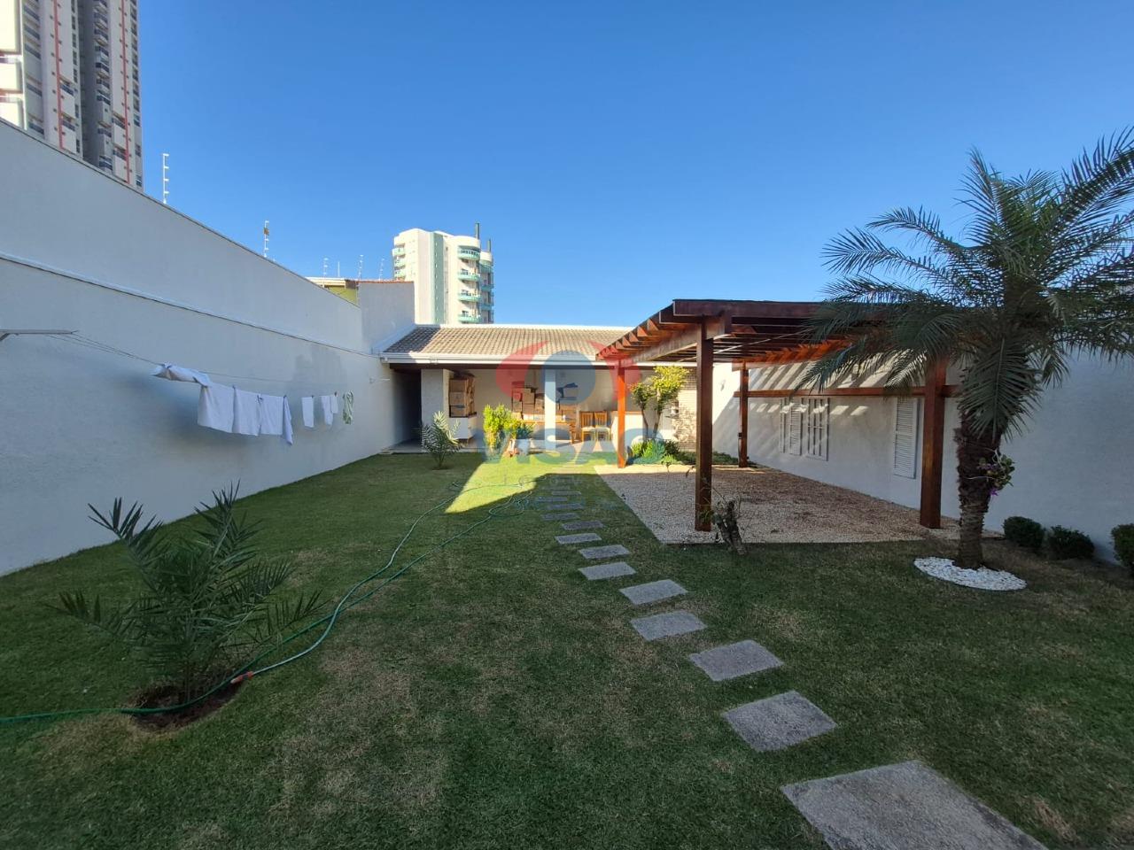 Casa à venda no Centro: