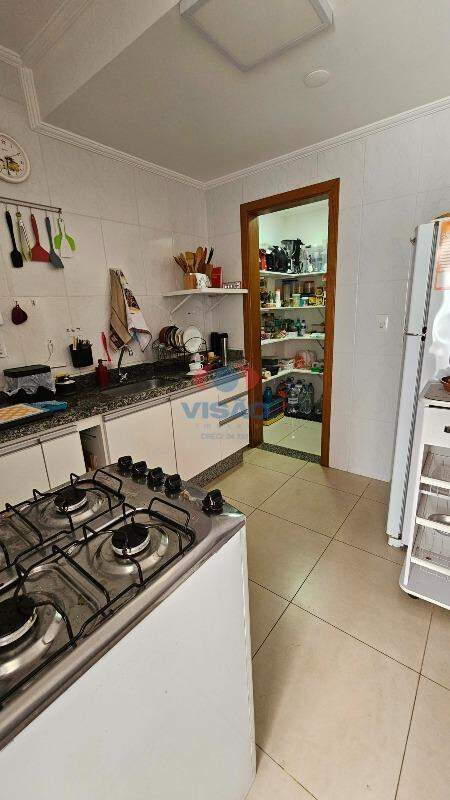 Casa em condomínio à venda no Chácara Belvedere: 