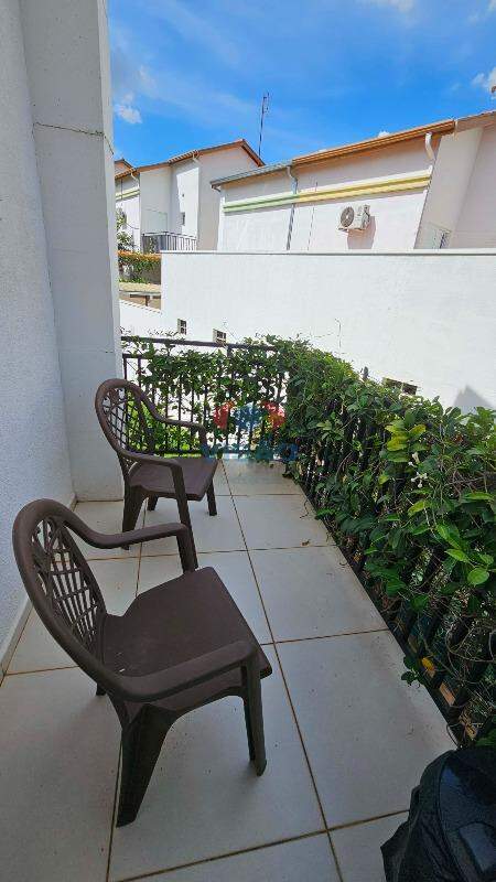Casa em condomínio à venda no Chácara Belvedere: 