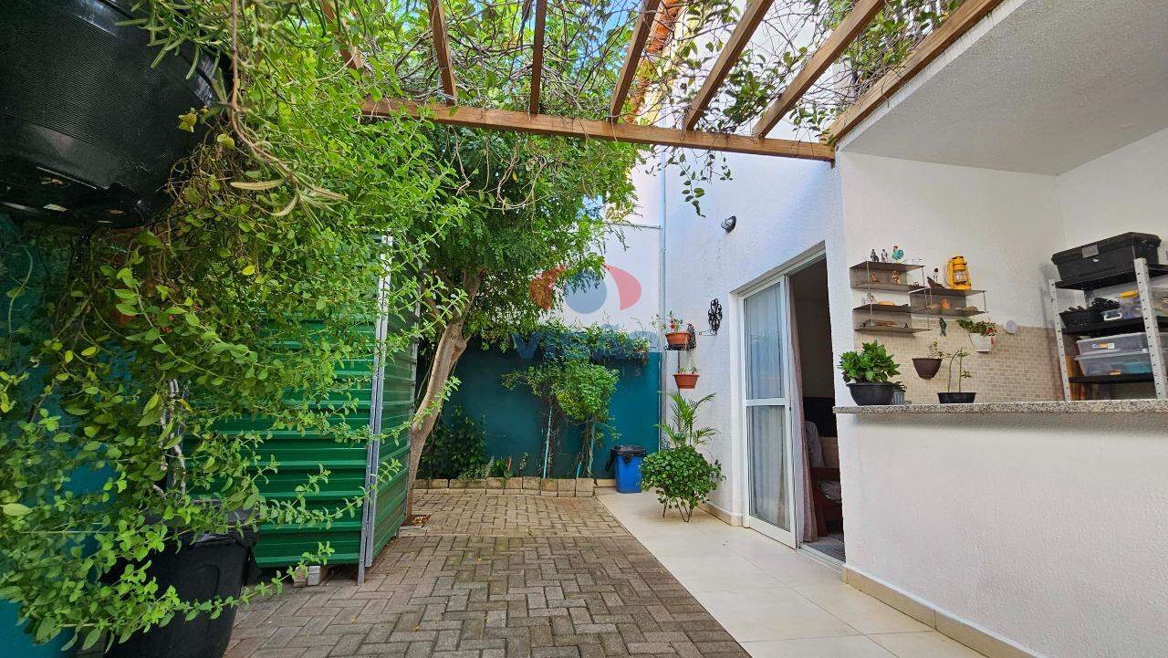 Casa em condomínio à venda no Chácara Belvedere: 