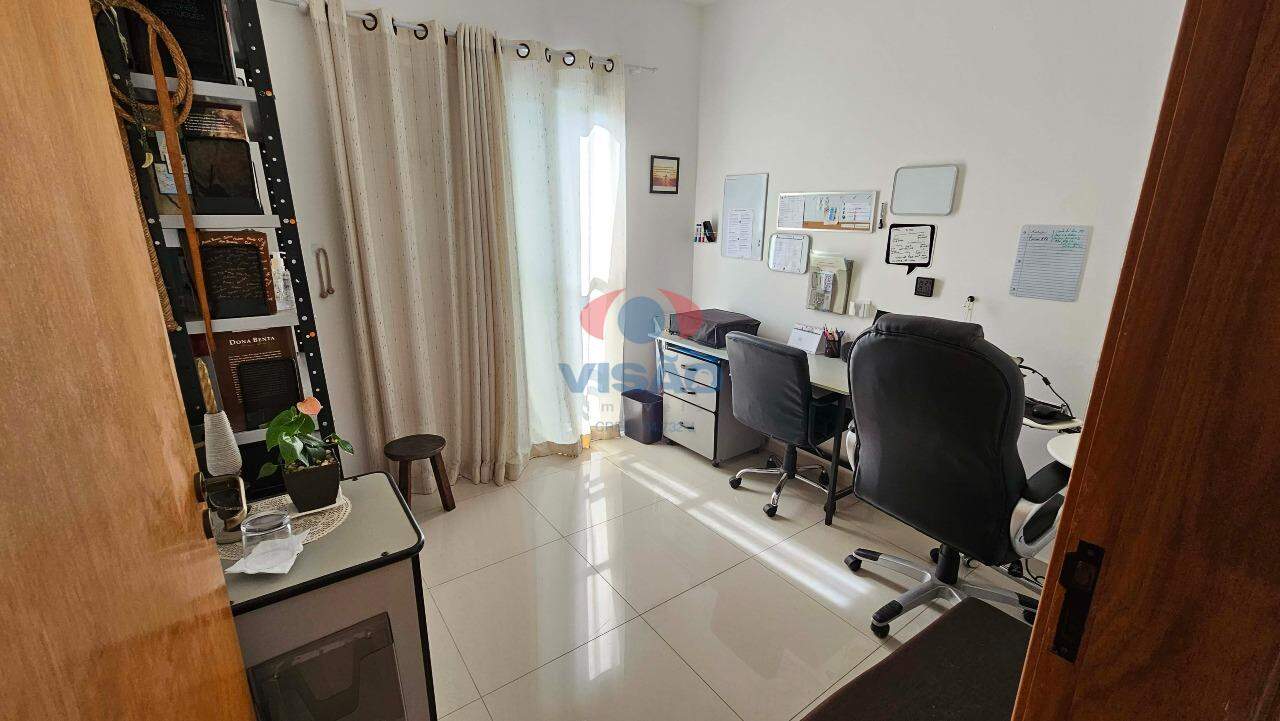 Casa em condomínio à venda no Chácara Belvedere: 