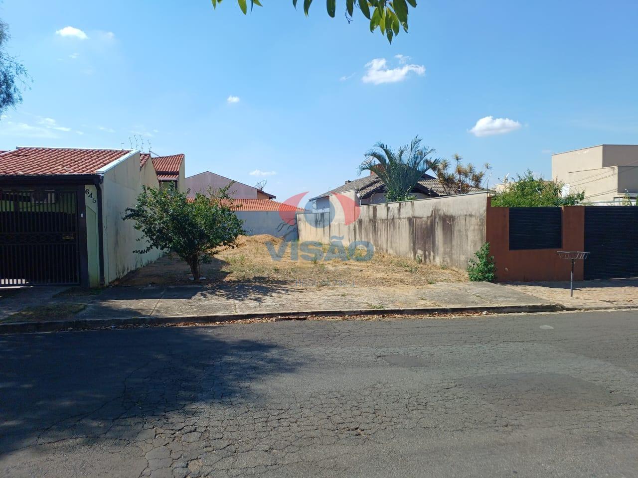 Terreno à venda no Jardim Regina: 