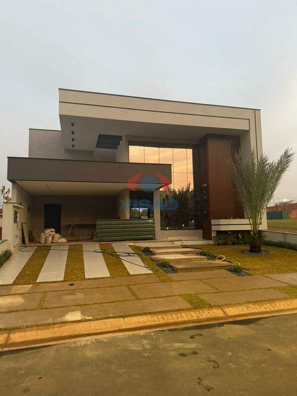 Casa em condomínio à venda no Chácara Alvorada: 