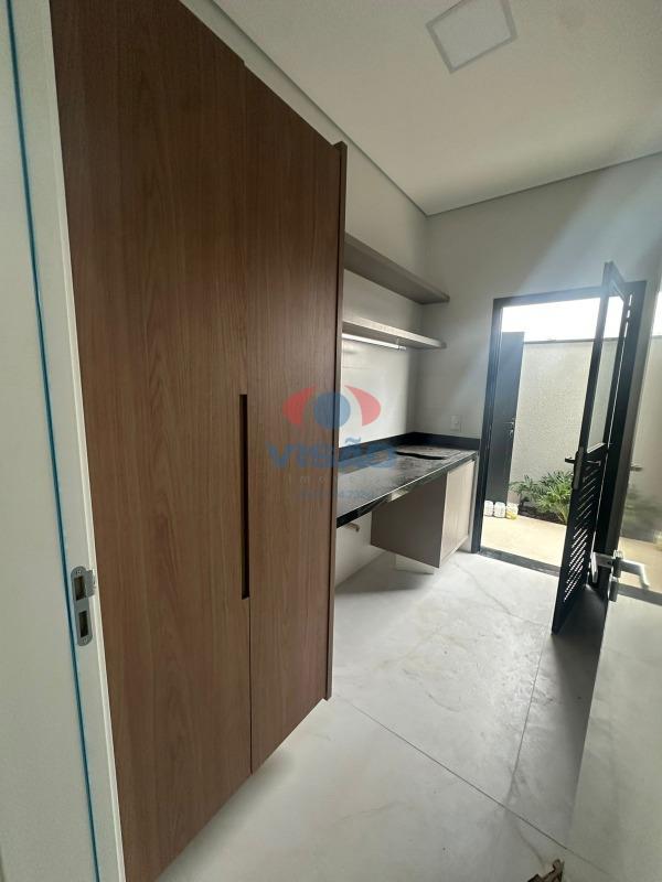 Casa em condomínio à venda no Chácara Alvorada: 