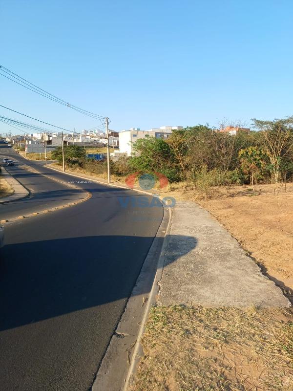Terreno à venda no Jardim Residencial Nova Veneza: 