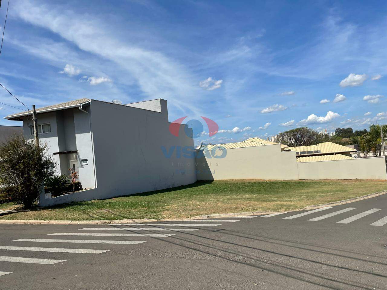 Terreno em condomínio à venda no Jardim Maringá: