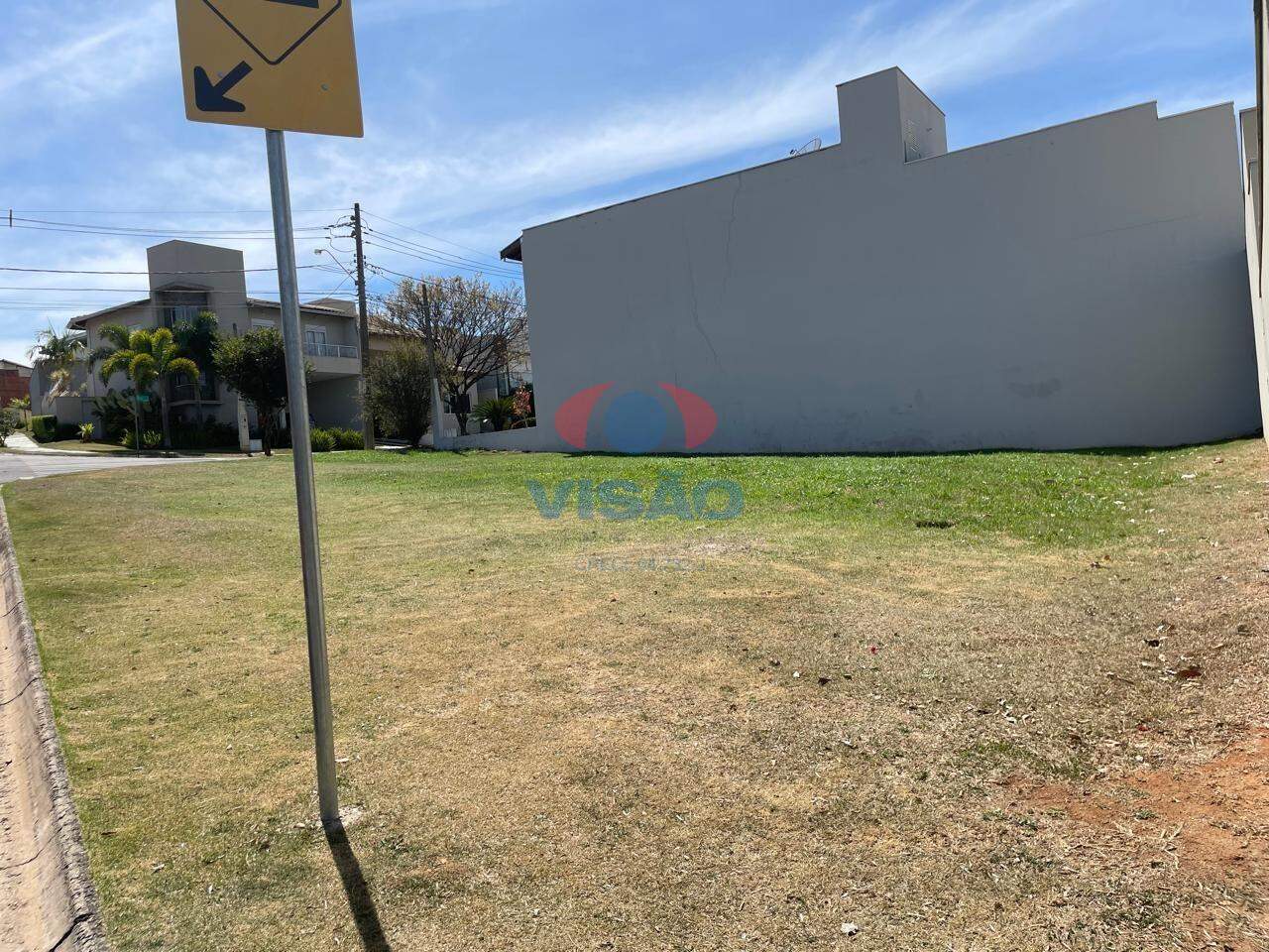 Terreno em condomínio à venda no Jardim Maringá: