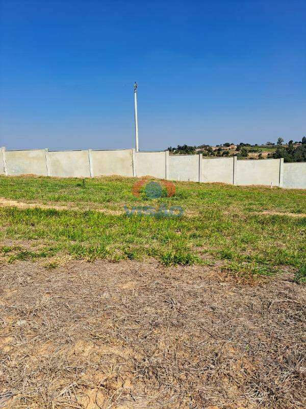 Terreno em condomínio à venda no Loteamento Villagio PelaVida: 