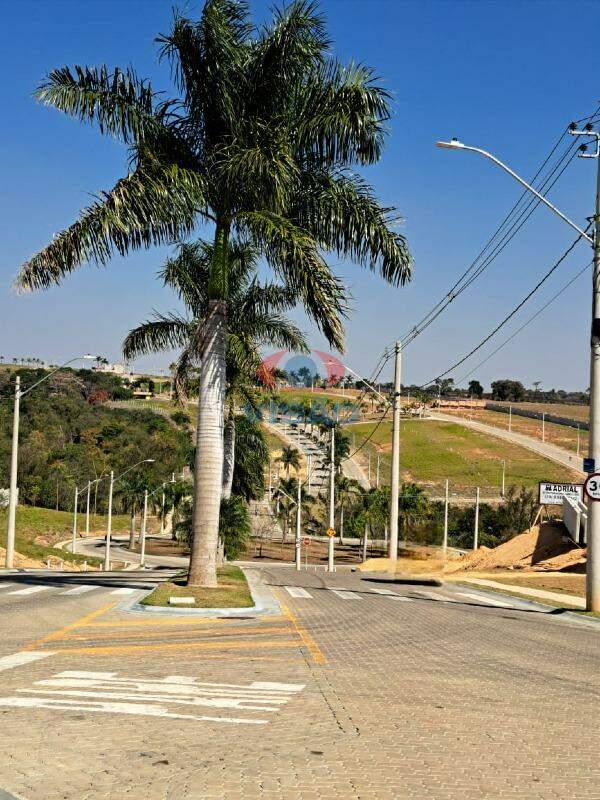 Terreno em condomínio à venda no Loteamento Villagio PelaVida: 
