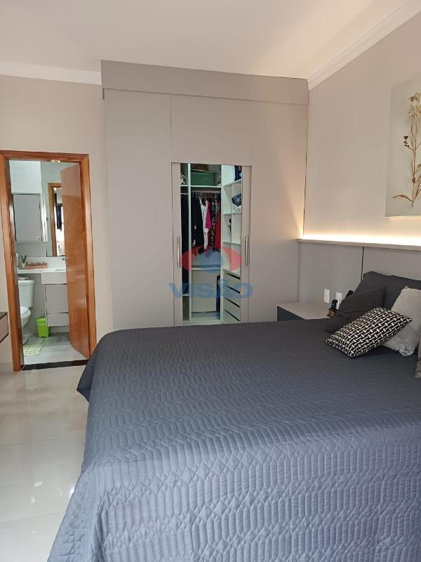 Casa em condomínio à venda no Jardins do Império: 