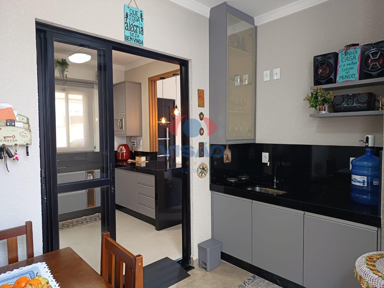 Casa em condomínio à venda no Jardins do Império: 