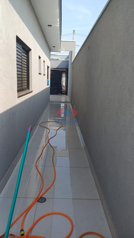 Casa à venda no Parque Barnabé: 