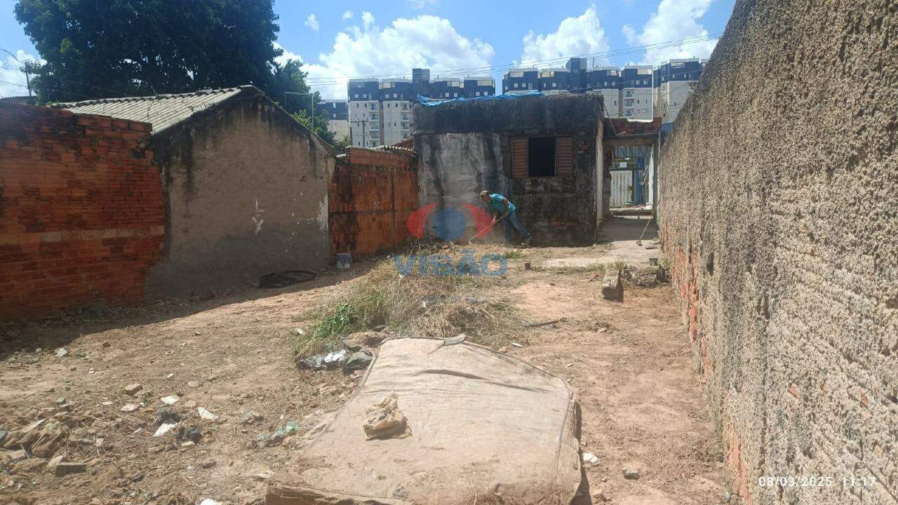Terreno à venda no Jardim Nely: