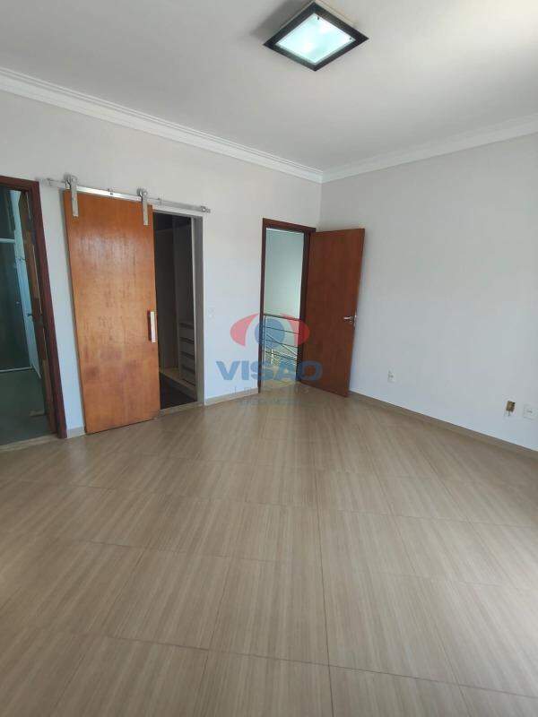 Casa em condomínio à venda no Jardim Portal de Itaici:
