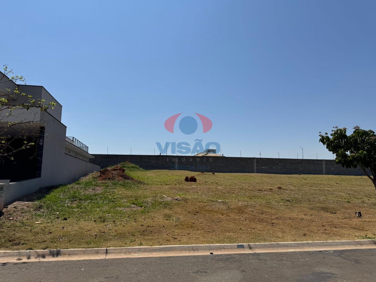 Terreno à venda no Vila Inglesa: 