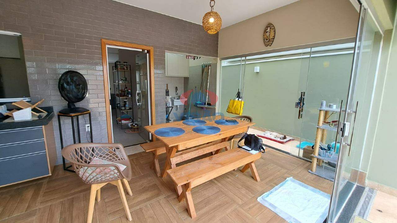 Casa em condomínio à venda no Jardins do Império: 