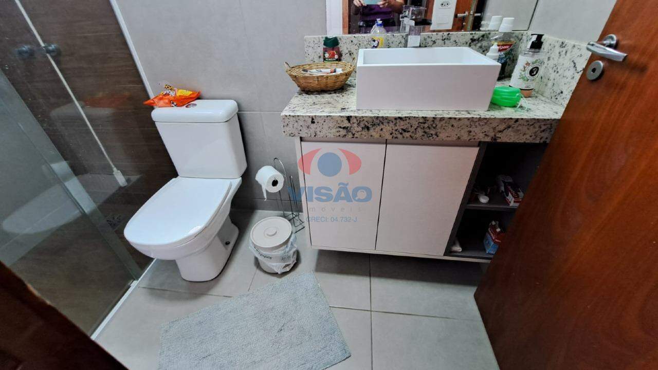 Casa em condomínio à venda no Jardins do Império:
