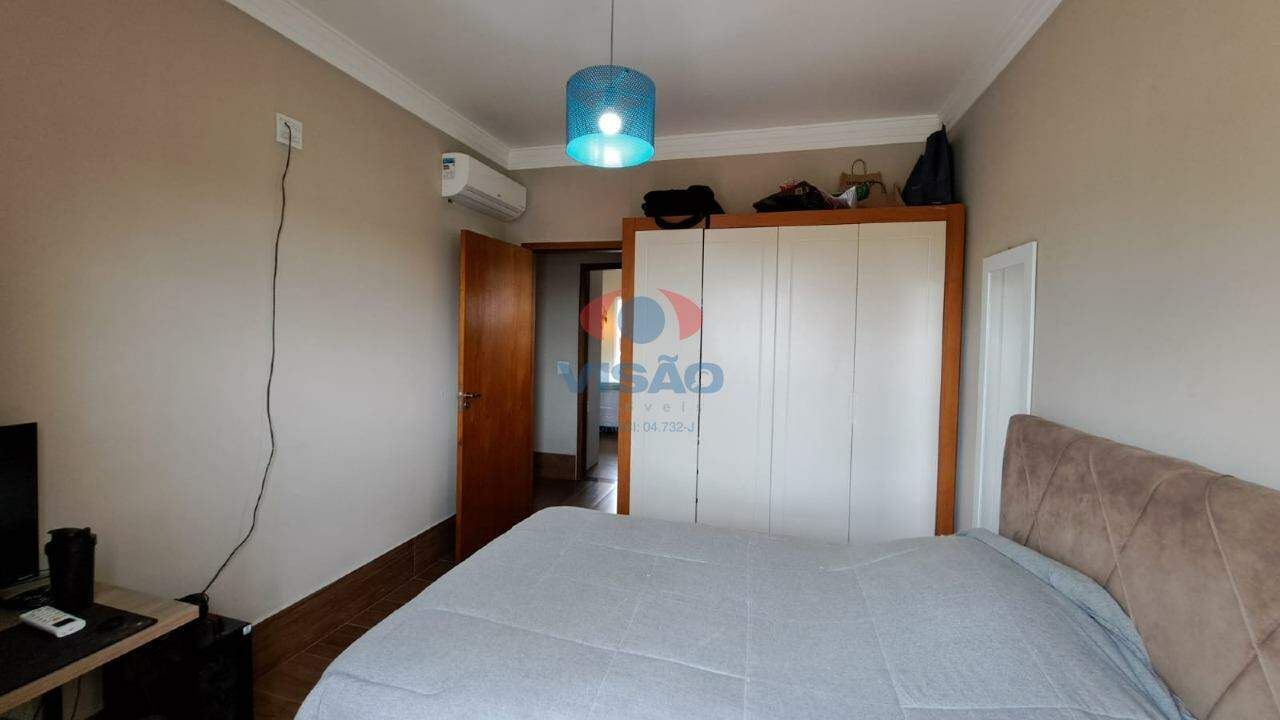 Casa em condomínio à venda no Jardins do Império: