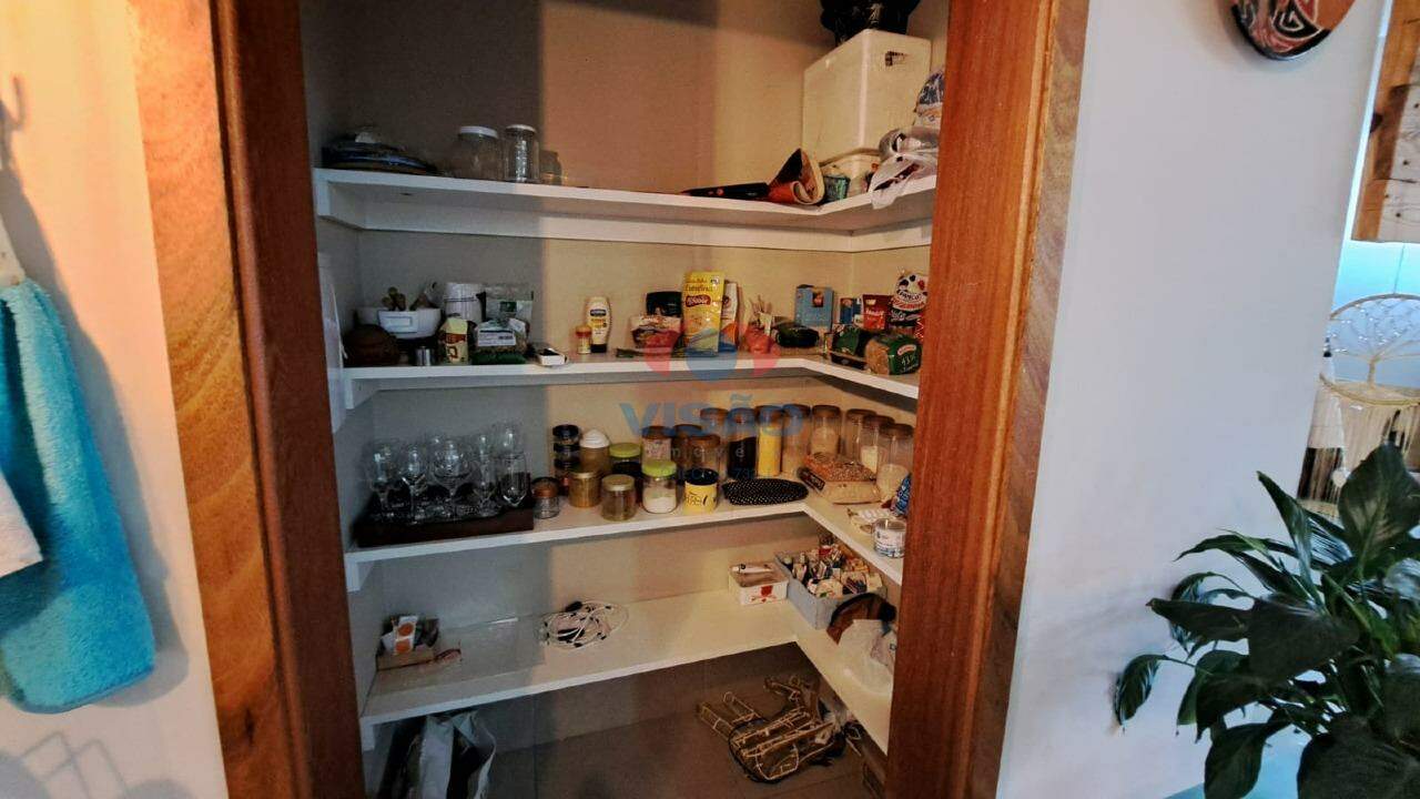 Casa em condomínio à venda no Jardins do Império: