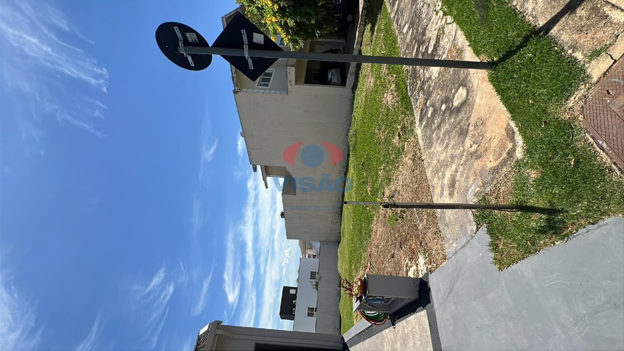 Terreno em condomínio à venda no Jardim Portal dos Ipês: 