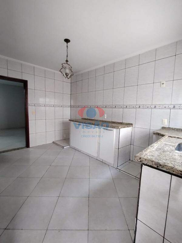 Casa em condomínio à venda no Jardim Portal de Itaici: 