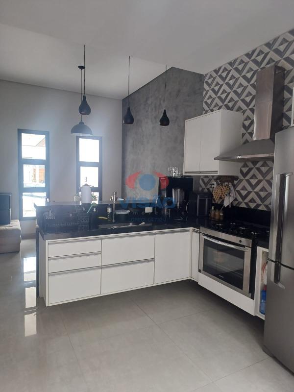 Casa em condomínio à venda no Jardins do Império: 