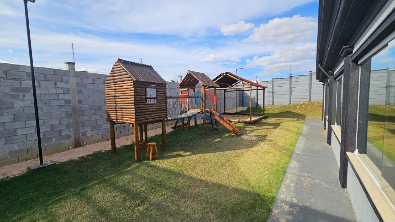 Casa em condomínio à venda no Jardins do Império: 