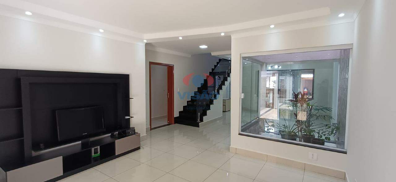 Casa - Sobrado à venda no Residencial Monte Verde: 