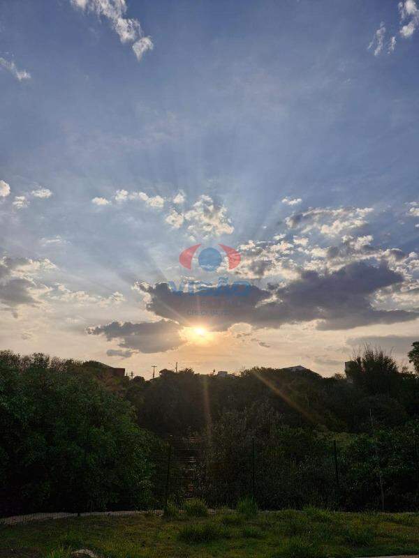 Terreno em condomínio à venda no Jardim Park Vista Real: 