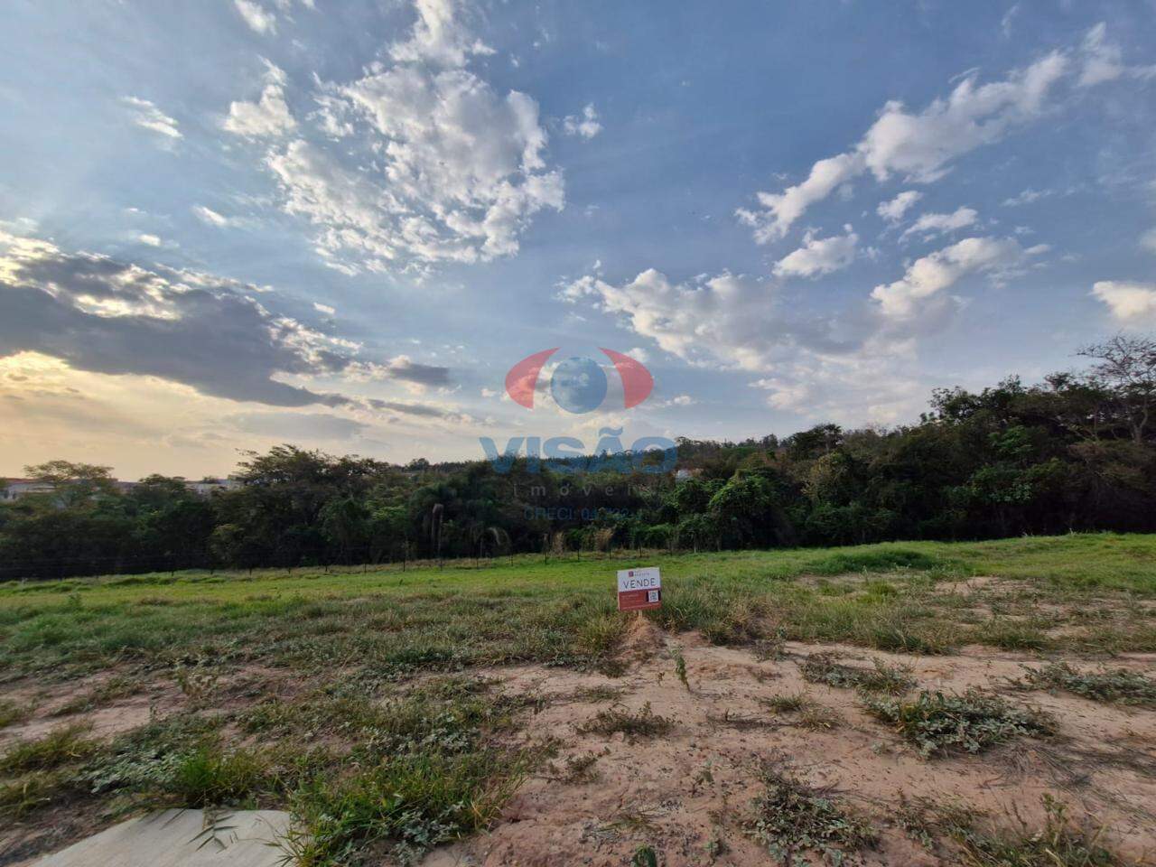 Terreno em condomínio à venda no Jardim Park Vista Real: 
