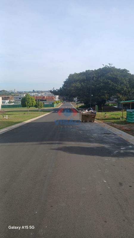 Terreno em condomínio à venda no Chácara Alvorada: 
