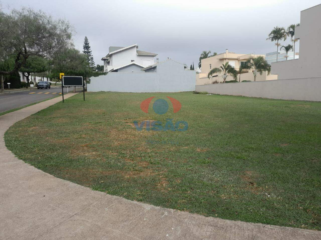 Terreno em condomínio à venda no Jardim Residencial Helvétia Park I: 