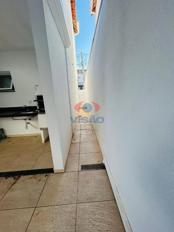 Casa em condomínio à venda no Chácara Belvedere: 